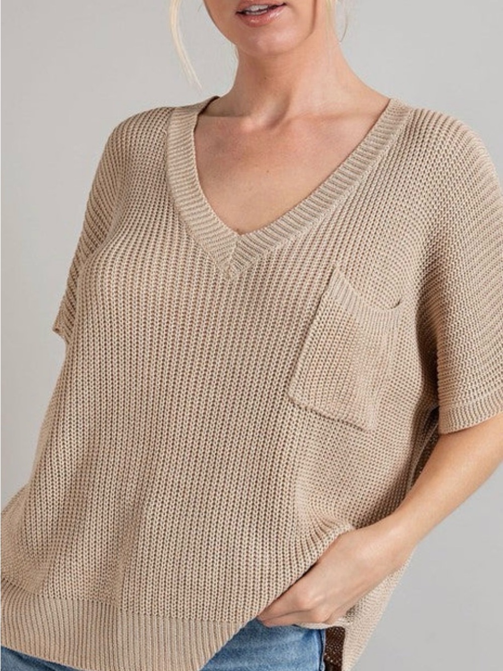 LA MIEL Beige V‑Neck Short Sleeve Waffle Knit Sweater